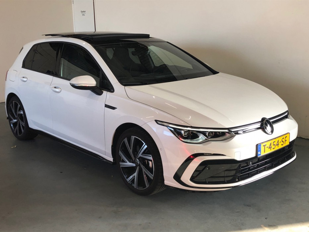 Volkswagen Golf 1.5 eTSI R-Line Business Pano